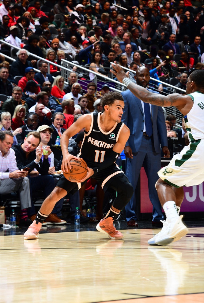 球迷热烈讨 球迷热烈讨