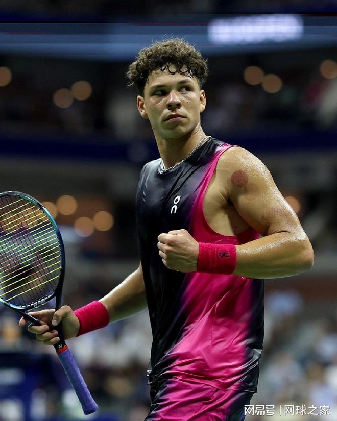 看到更多精 看到更多精