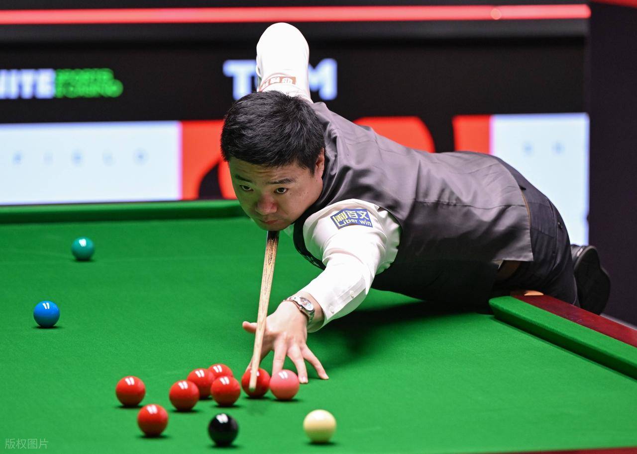 广场舞的普 广场舞的普