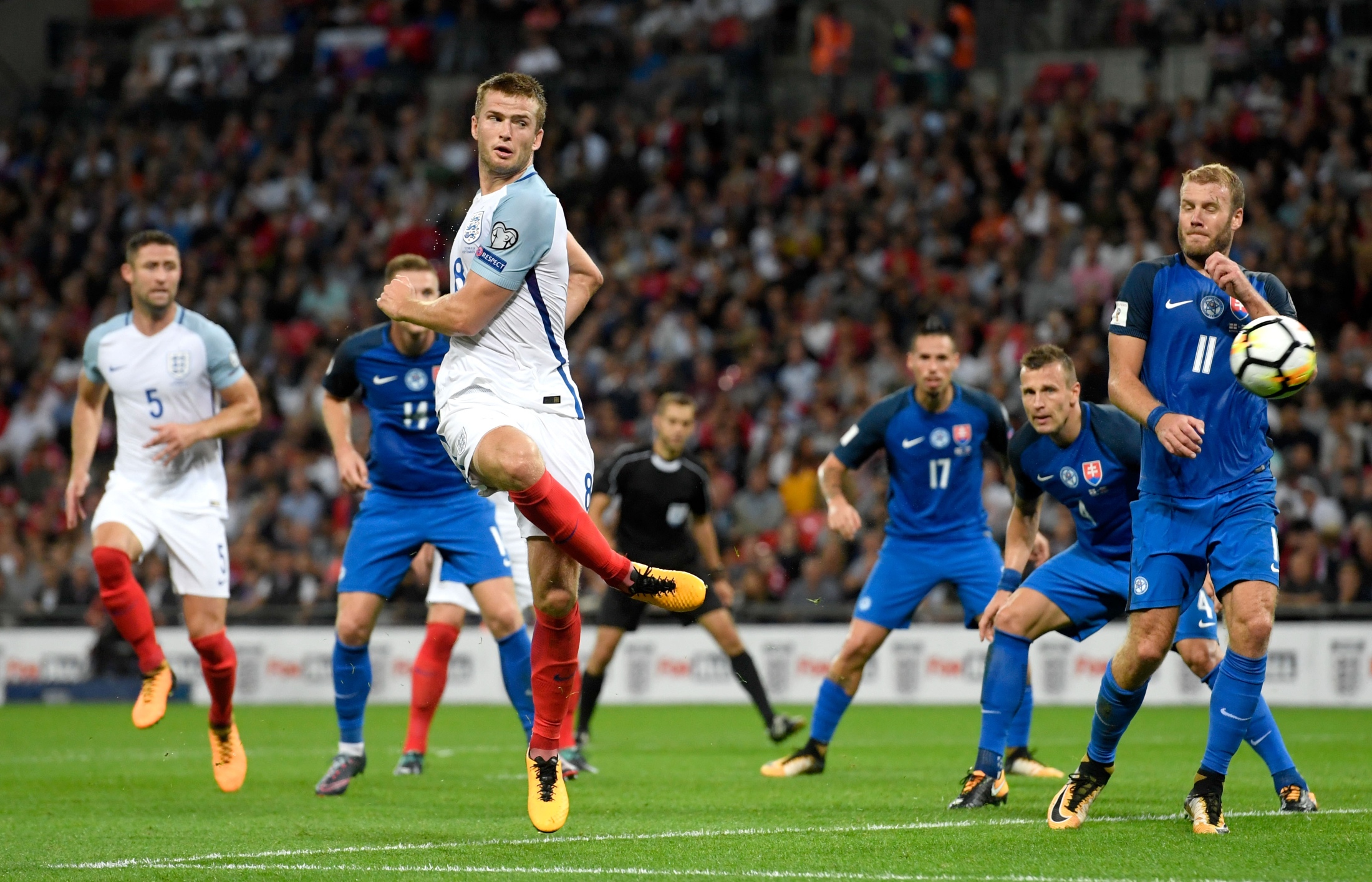 罗马诺:拜仁和切尔西关于恩昆库的谈判将于周二继续